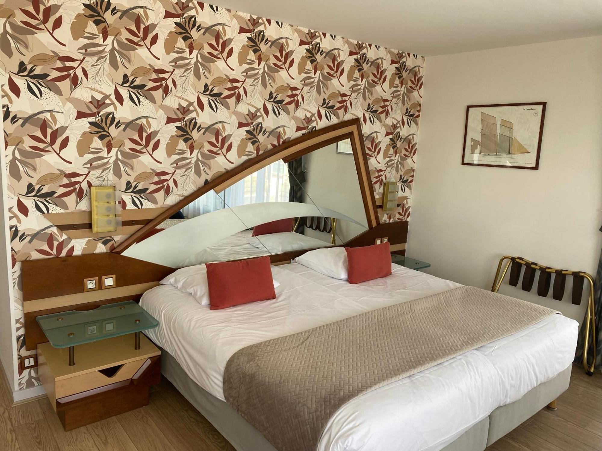 Le Crystal Dinard Plage Екстер'єр фото