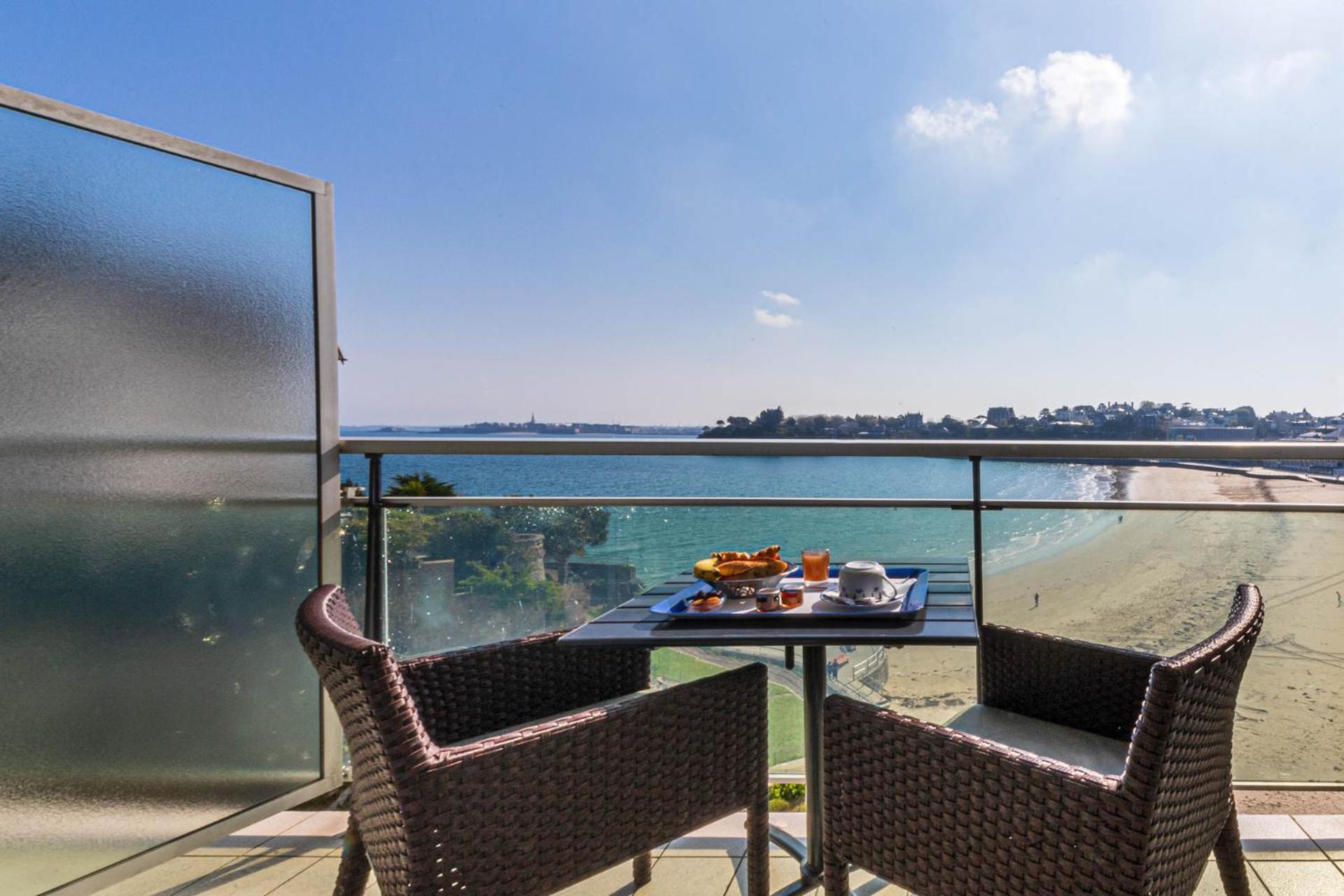 Le Crystal Dinard Plage Екстер'єр фото