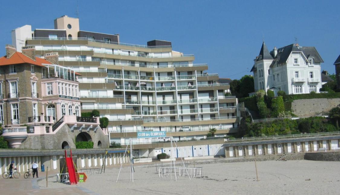 Le Crystal Dinard Plage Екстер'єр фото